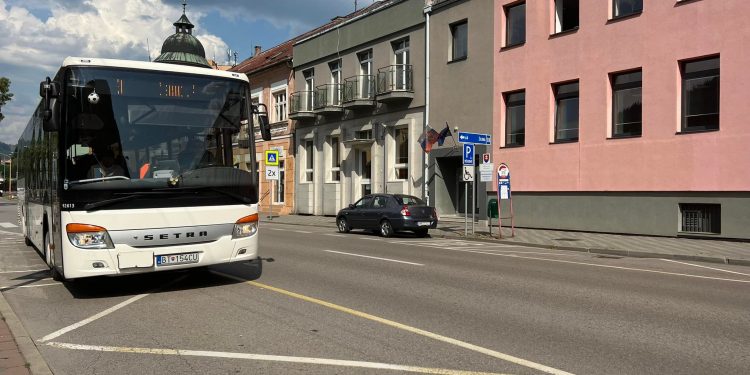 Cestovné v autobusovej mestskej doprave od piatka zdražie