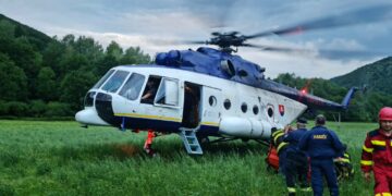 Požiar v Národnom parku Veľká Fatra hasia už druhý deň, pomáha aj vrtuľník