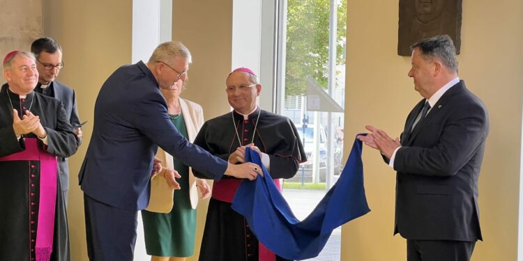 V univerzitnej knižnici odhalili pamätnú tabuľu dekanovi Alojzovi Kostelanskému