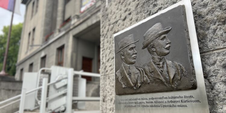 Výročie Liptovského múzea pripomína nová expozícia aj pamätná tabuľa 
