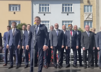 Oslavy povstania rozštiepili Slovensko