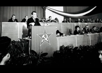 Červený vožď a modrý jastrabík