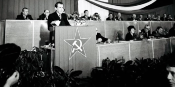 Červený vožď a modrý jastrabík