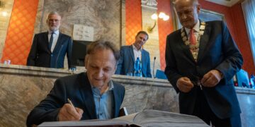 Cenu mesta Ružomberok si na radnici prevzal Jiří Přibyl 