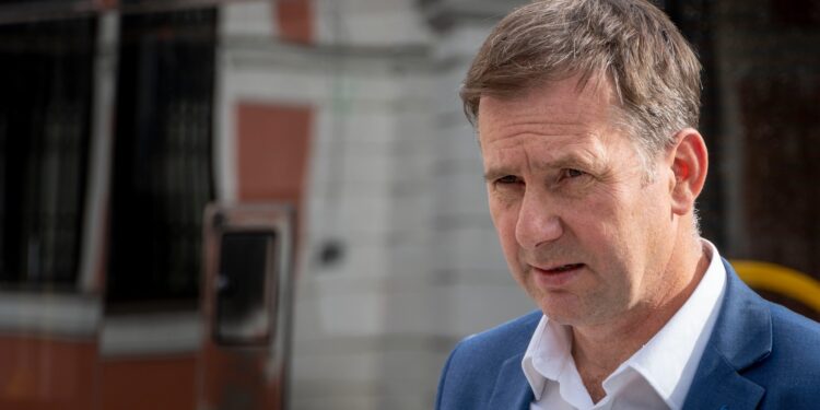 Kandidát na primátora Ján Bednárik porušil zákon o volebnej kampani