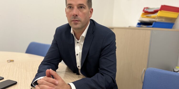 Klopta: Ponúkam alternatívu s novými tvárami, tí, čo kandidujú znova, nie sú nádejou na zmenu