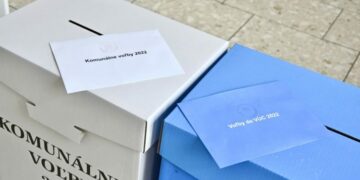 Zmena času aj elektronické spracovanie. Čím sú voľby 2022 iné? 