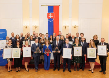 Mondi SCP aj Katolícka univerzita získali prestížne ocenenie za kvalitu a spoločenskú zodpovednosť