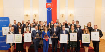 Mondi SCP aj Katolícka univerzita získali prestížne ocenenie za kvalitu a spoločenskú zodpovednosť