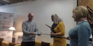 V Ružomberku pokrstili knihu mečom a kriedou