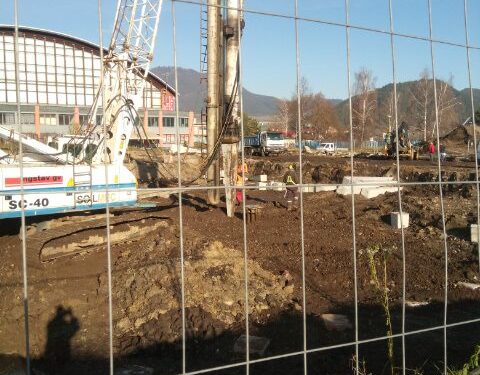 ČO BOLO, TO BOLO. A ČI Z BLATA DO KALUŽE ?