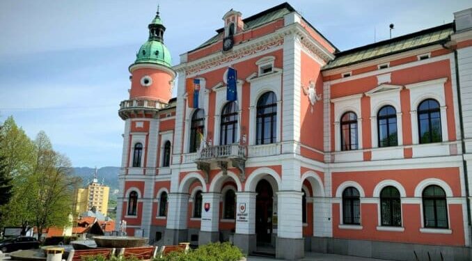 Ružomberok bude hospodáriť so schodkovým rozpočtom, zvyšovanie daní čaká obyvateľov o rok 