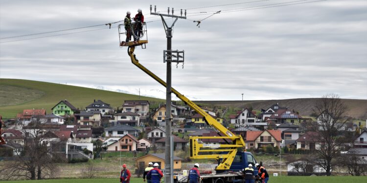 Stredoslovenská distribučná dokončila výstavbu elektrickej siete pre novovznikajúcu obytnú časť Liptovskej Štiavnice